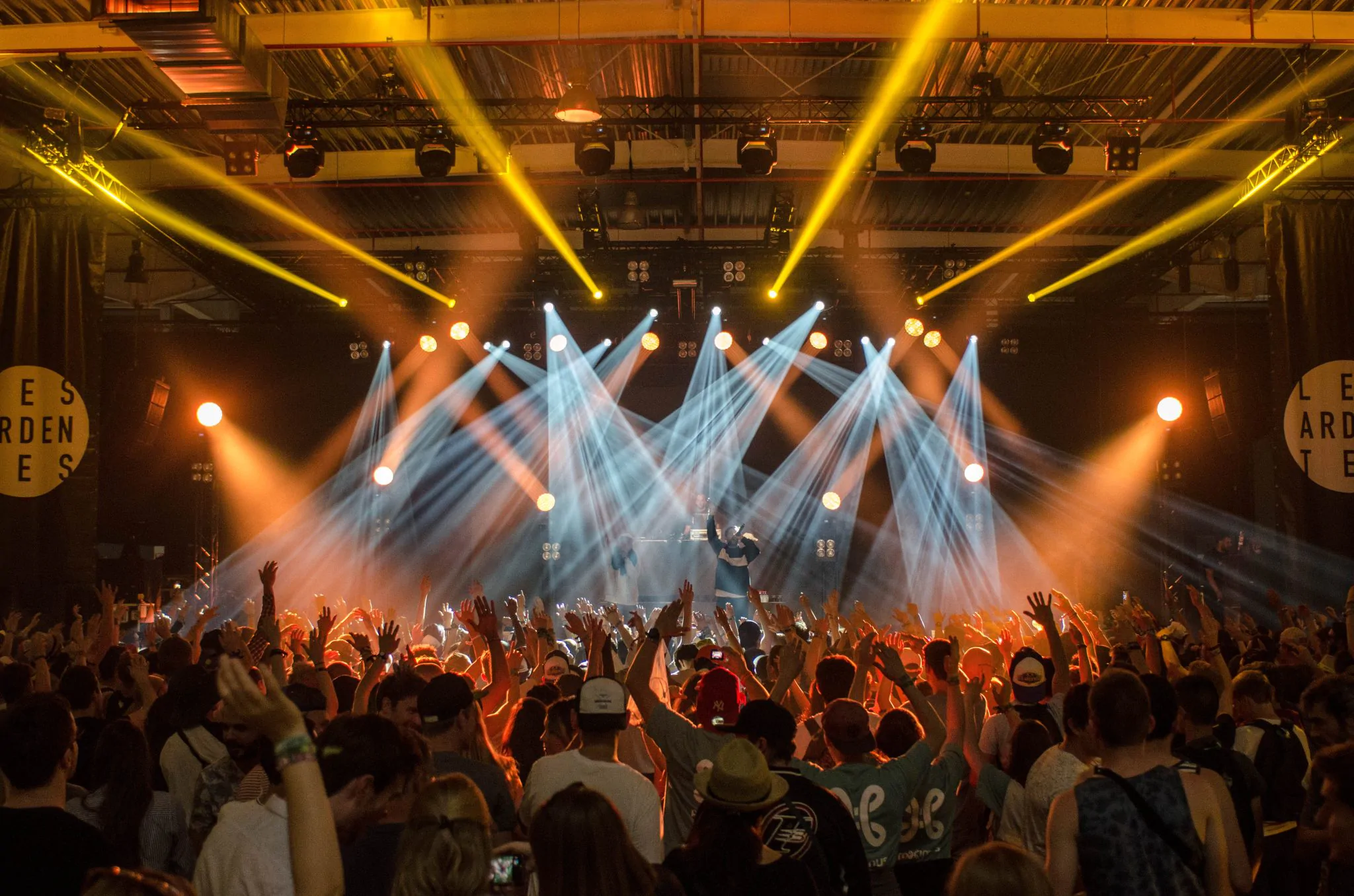 Viva os animados festivais de verão em Barcelona