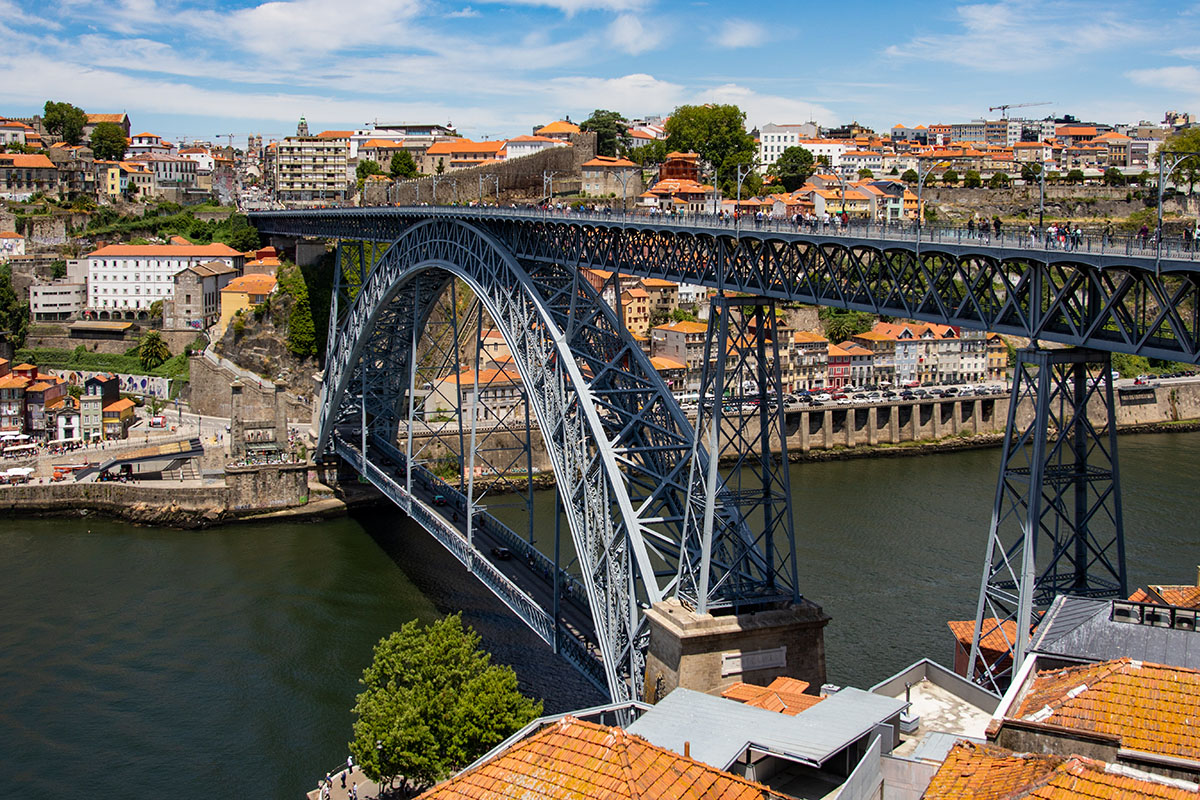 Press release in EjePrime - Aspasios goes international with the management of tourist flats in Oporto